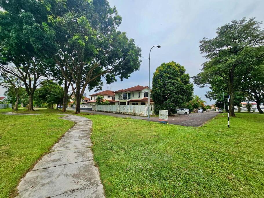 Cozy Holiday Home Karaoke Bbq Bukit Indah Jb ยะโฮร์บาห์รู ภายนอก รูปภาพ