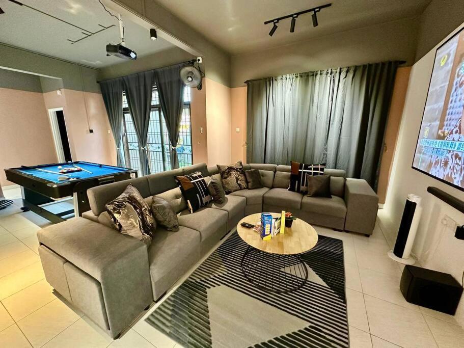Cozy Holiday Home Karaoke Bbq Bukit Indah Jb ยะโฮร์บาห์รู ภายนอก รูปภาพ